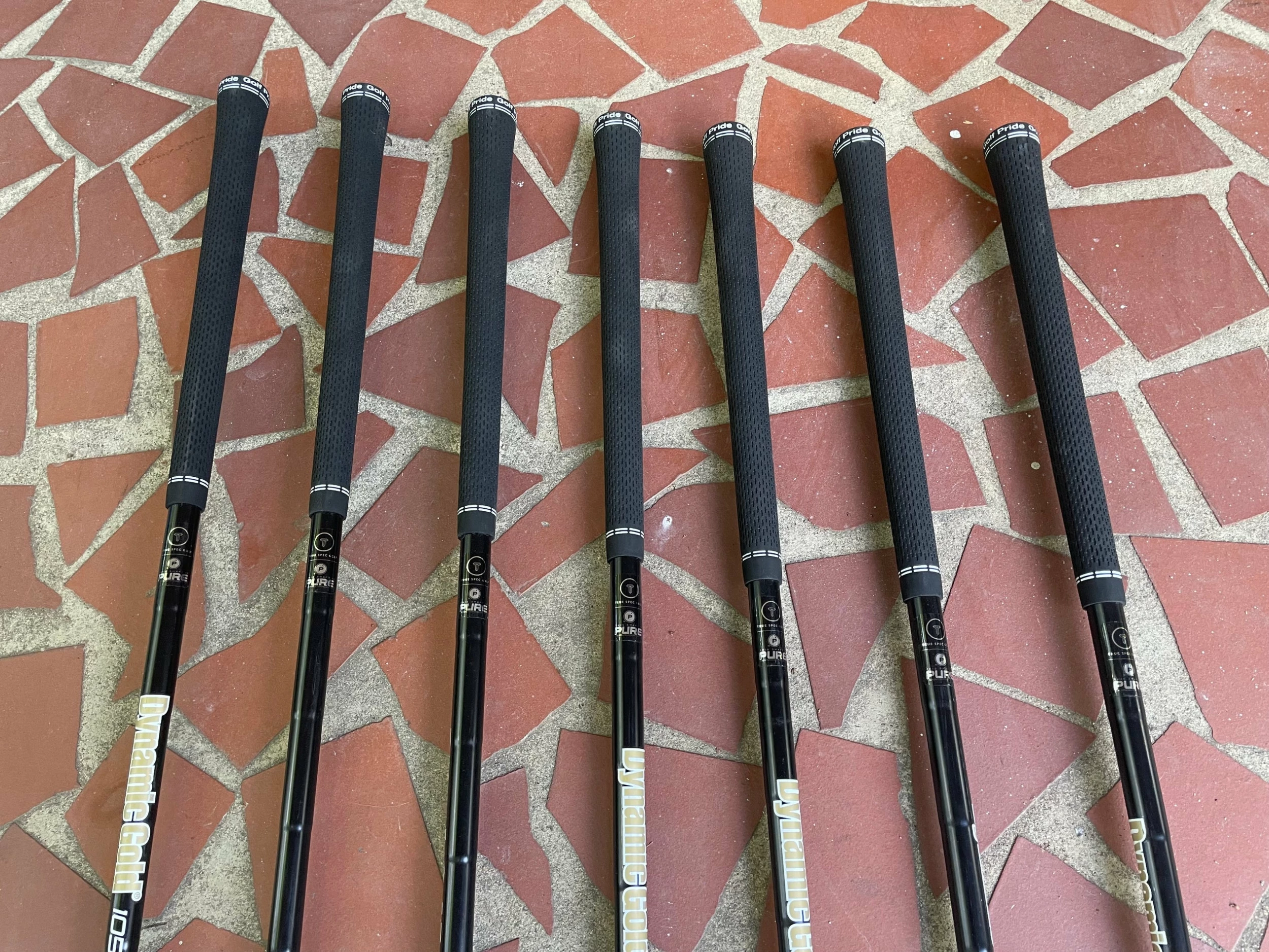 BKBigGolf Titleist T200 Iron Set 4-P / Dynamic Gold 105 Black Stiff 5 BKBigGolf Titleist T200 Iron Set 4-P / Dynamic Gold 105 Black Stiff - Image 3