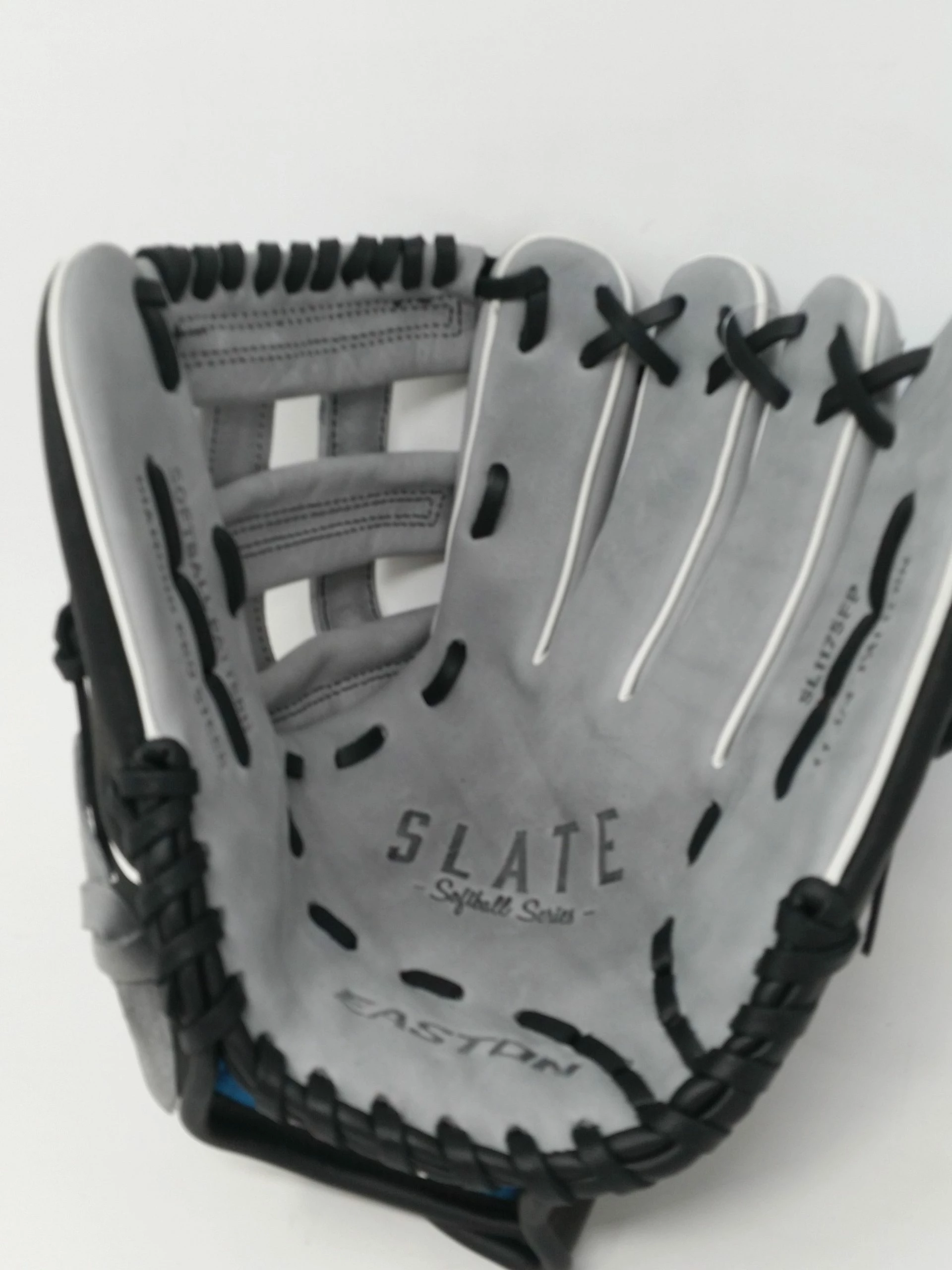 New Other Easton Slate Softball Series RHT 11.75" Fastpitch Glove Slate/Black 3 New Other Easton Slate Softball Series RHT 11.75" Fastpitch Glove Slate/Black