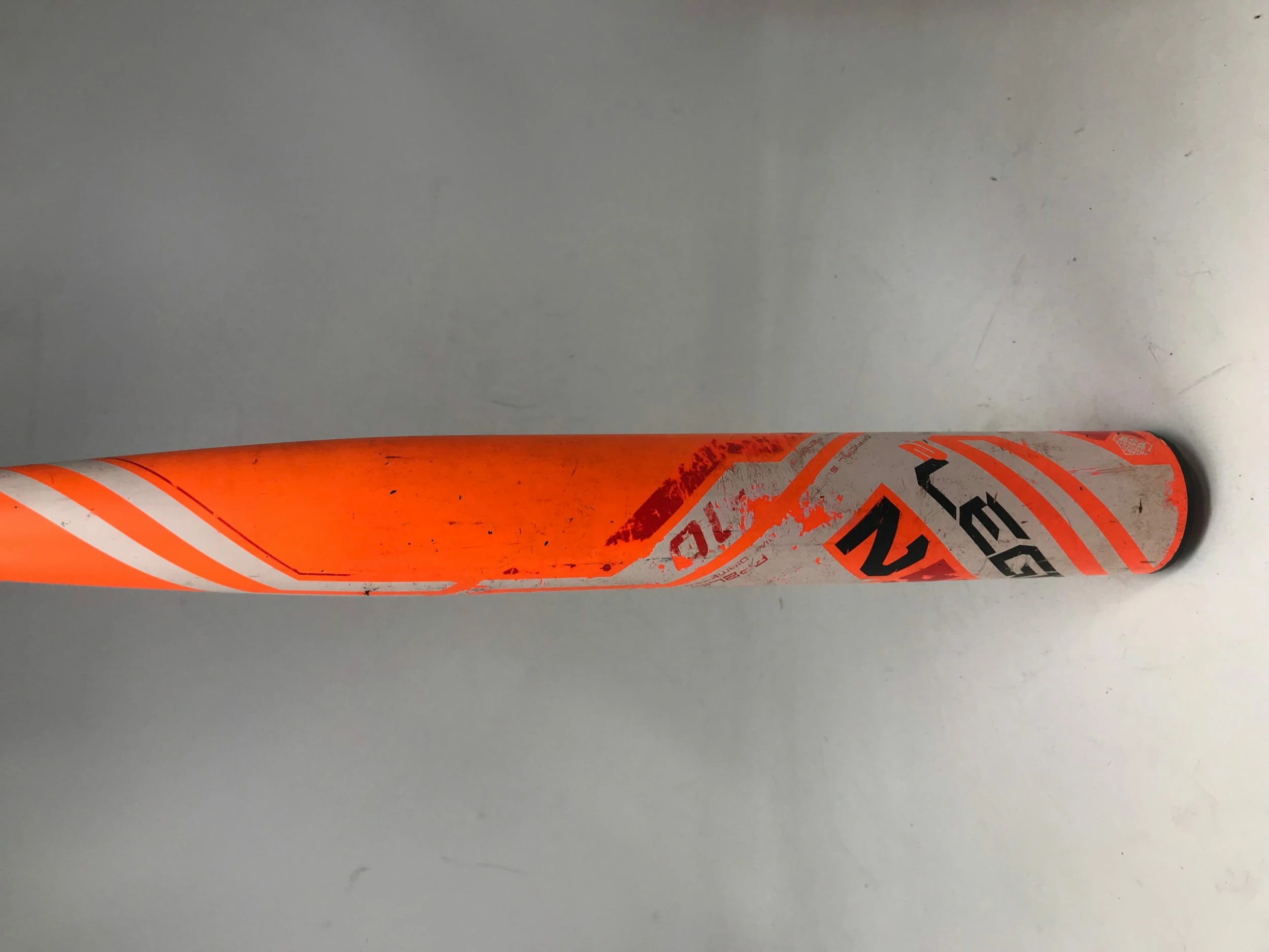 Used Demo Worth Legit 2 33/23 FP2L10 Fastpitch Softball Bat Orange/White 3 Used Demo Worth Legit 2 33/23 FP2L10 Fastpitch Softball Bat Orange/White