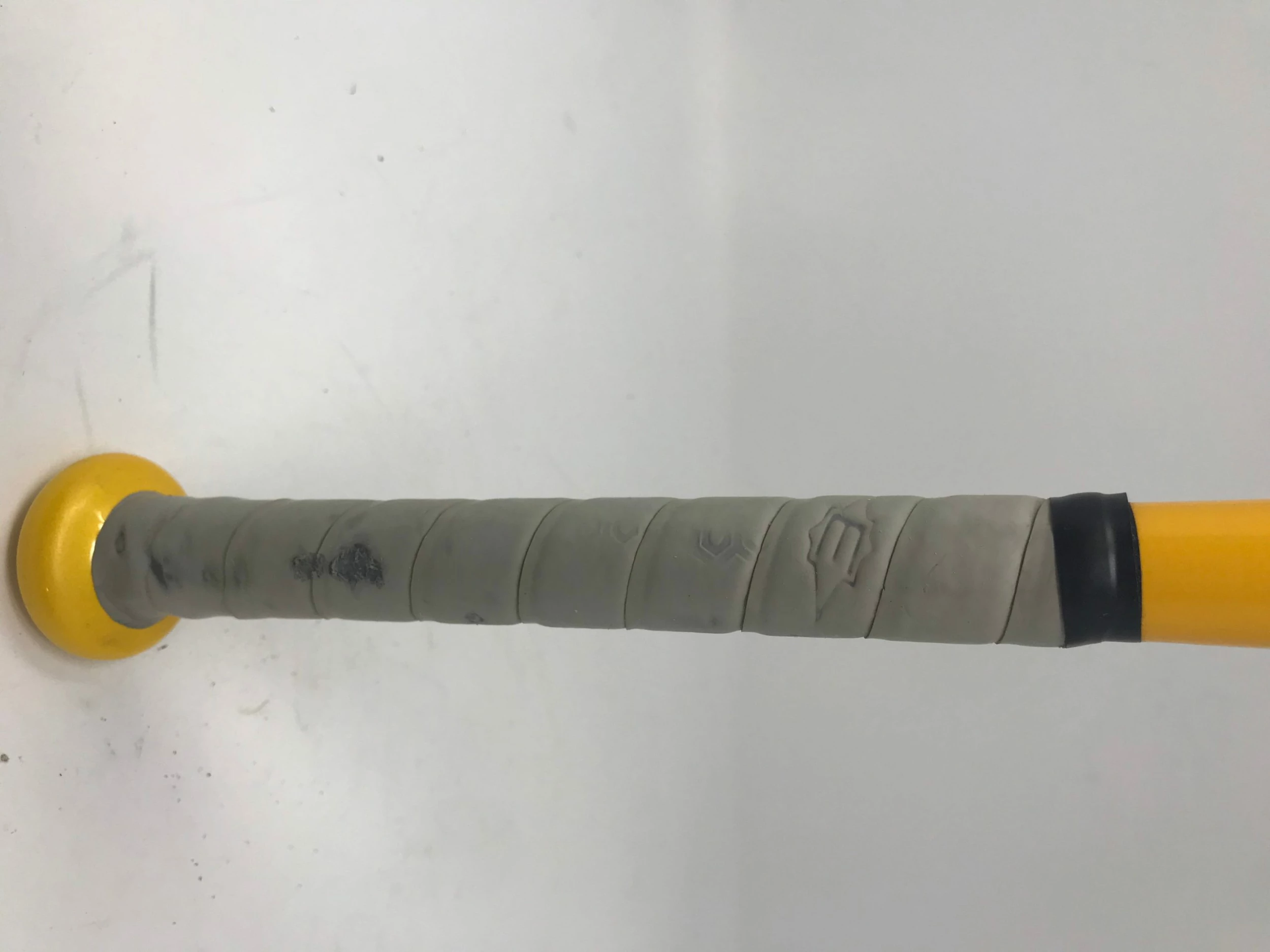 Used Easton SRV6B Synge 28/16.5 Fastpitch Softball Bat White/Yellow 5 Used Easton SRV6B Synge 28/16.5 Fastpitch Softball Bat White/Yellow - Image 3