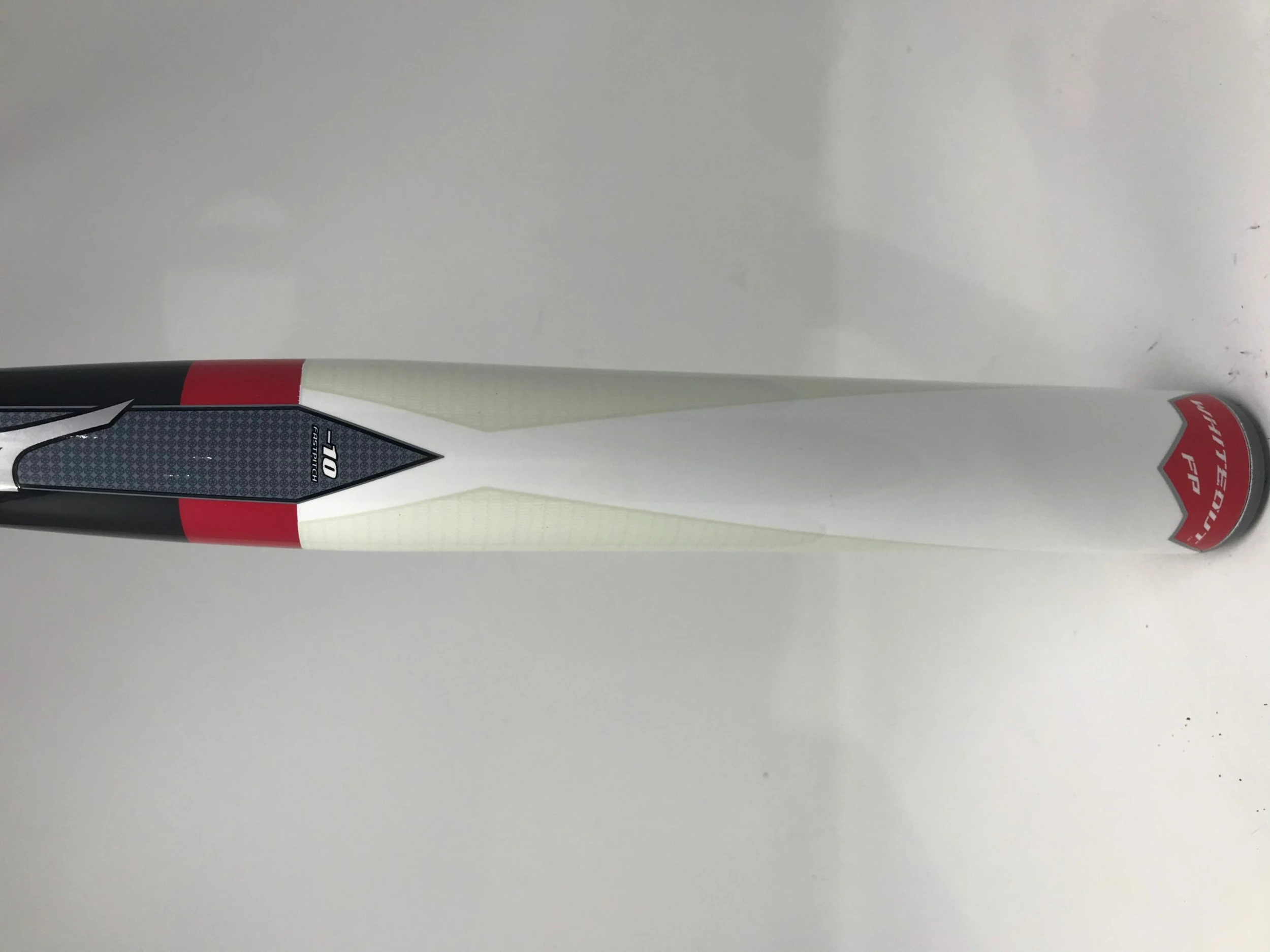 Used Mizuno 340286 32/22 Whiteout White/Black Fastpitch Softball Bat 3 Used Mizuno 340286 32/22 Whiteout White/Black Fastpitch Softball Bat