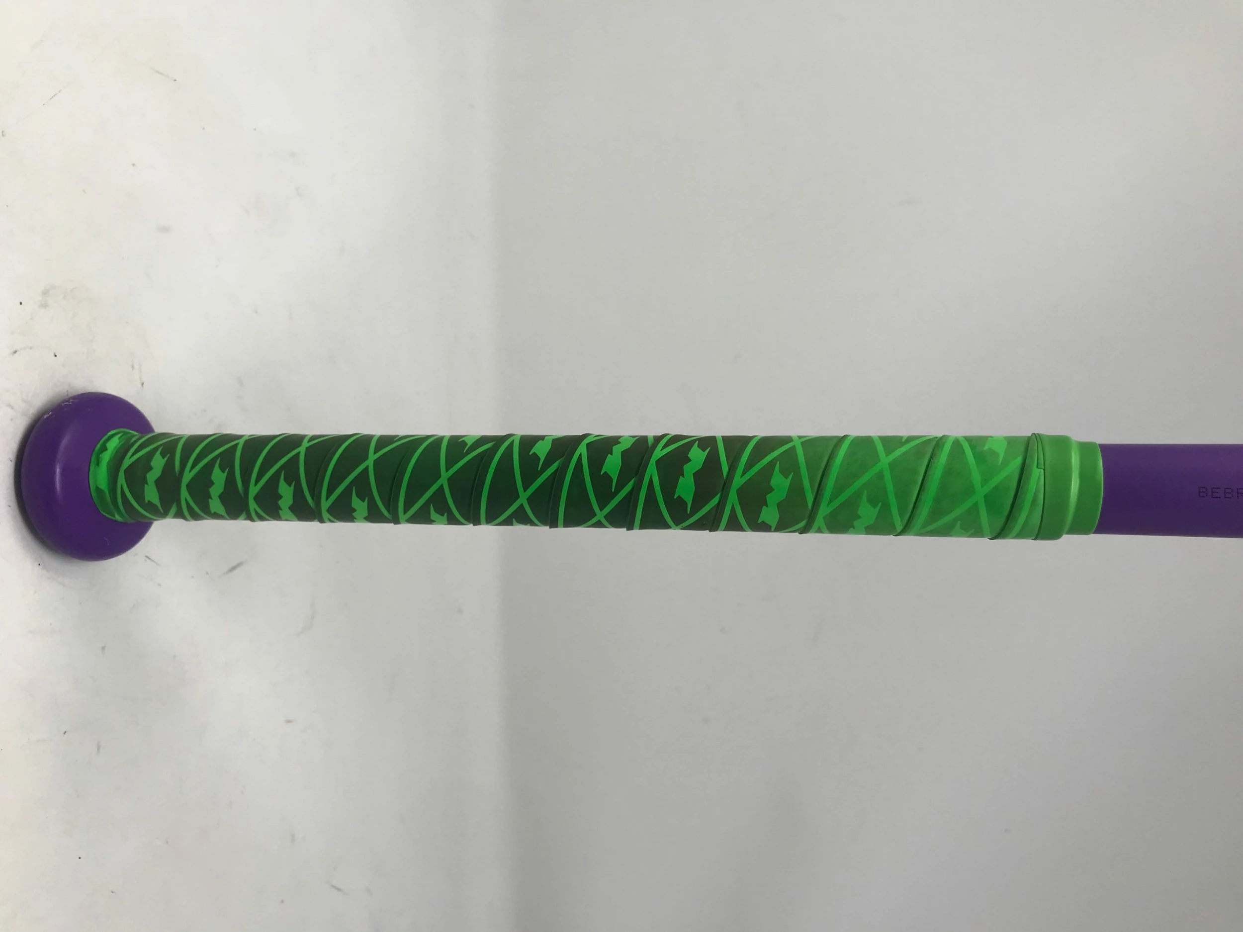 Used Miken Maniac ASA/USSSA Slow Pitch Softball Bat 2019 34/26 Purple/Green 5 Used Miken Maniac ASA/USSSA Slow Pitch Softball Bat 2019 34/26 Purple/Green - Image 3