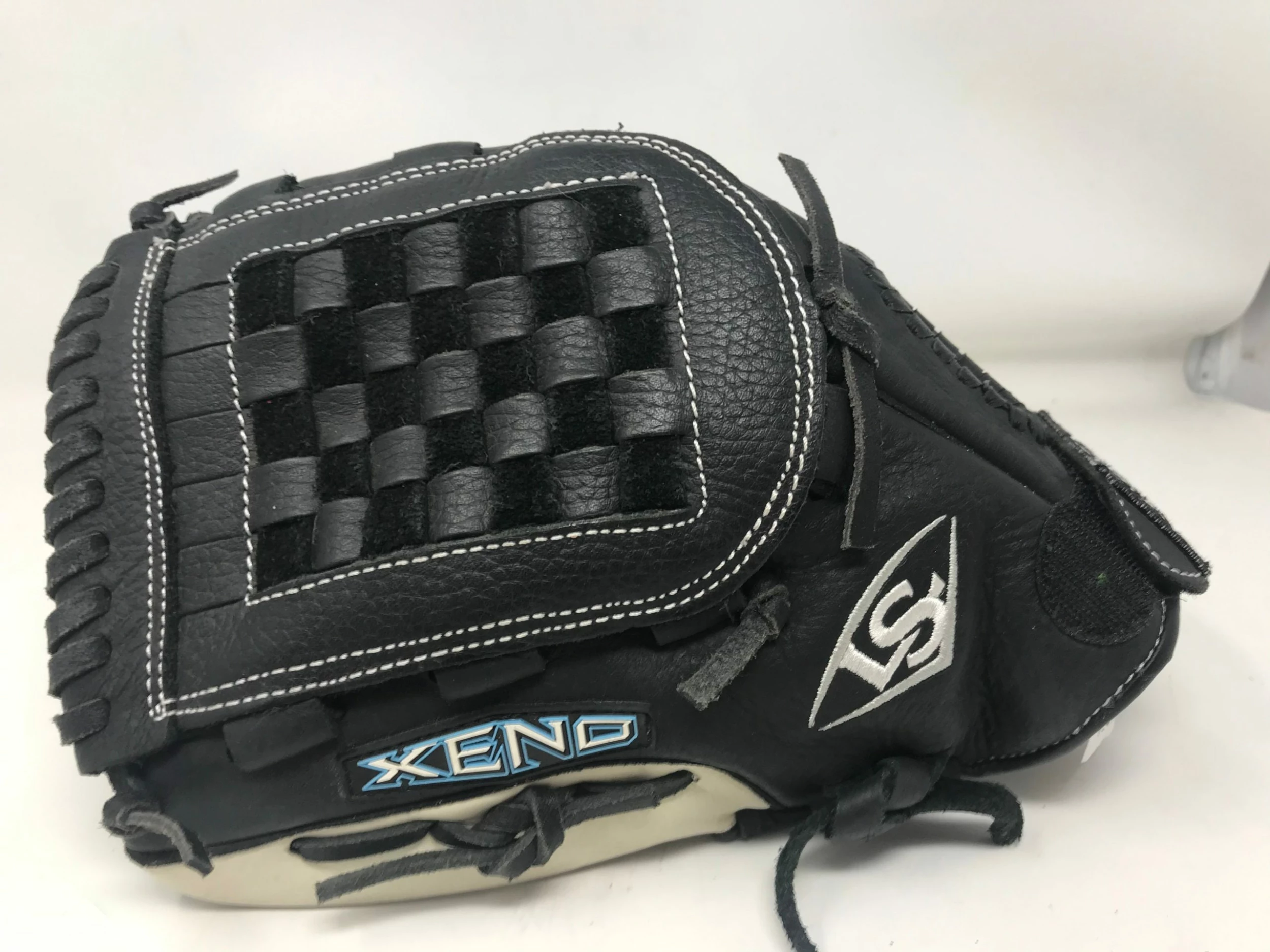 New Louisville Slugger Xeno Series Xeno Fastpitch Softball Glove 12" LHT Blk 4 New Louisville Slugger Xeno Series Xeno Fastpitch Softball Glove 12" LHT Blk - Image 2