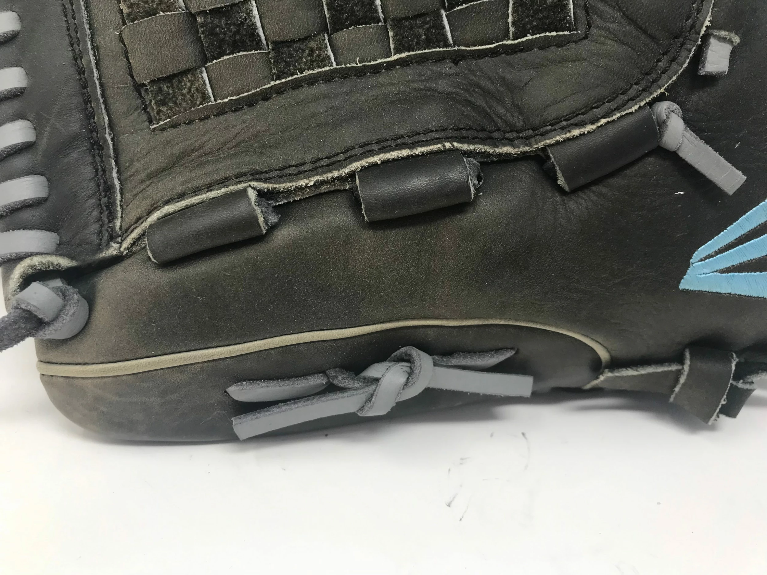 New Other Easton CORE COREFP1250BG RHT 12.5" Outfield/pitcher Softball Glove 6 New Other Easton CORE COREFP1250BG RHT 12.5" Outfield/pitcher Softball Glove - Image 4