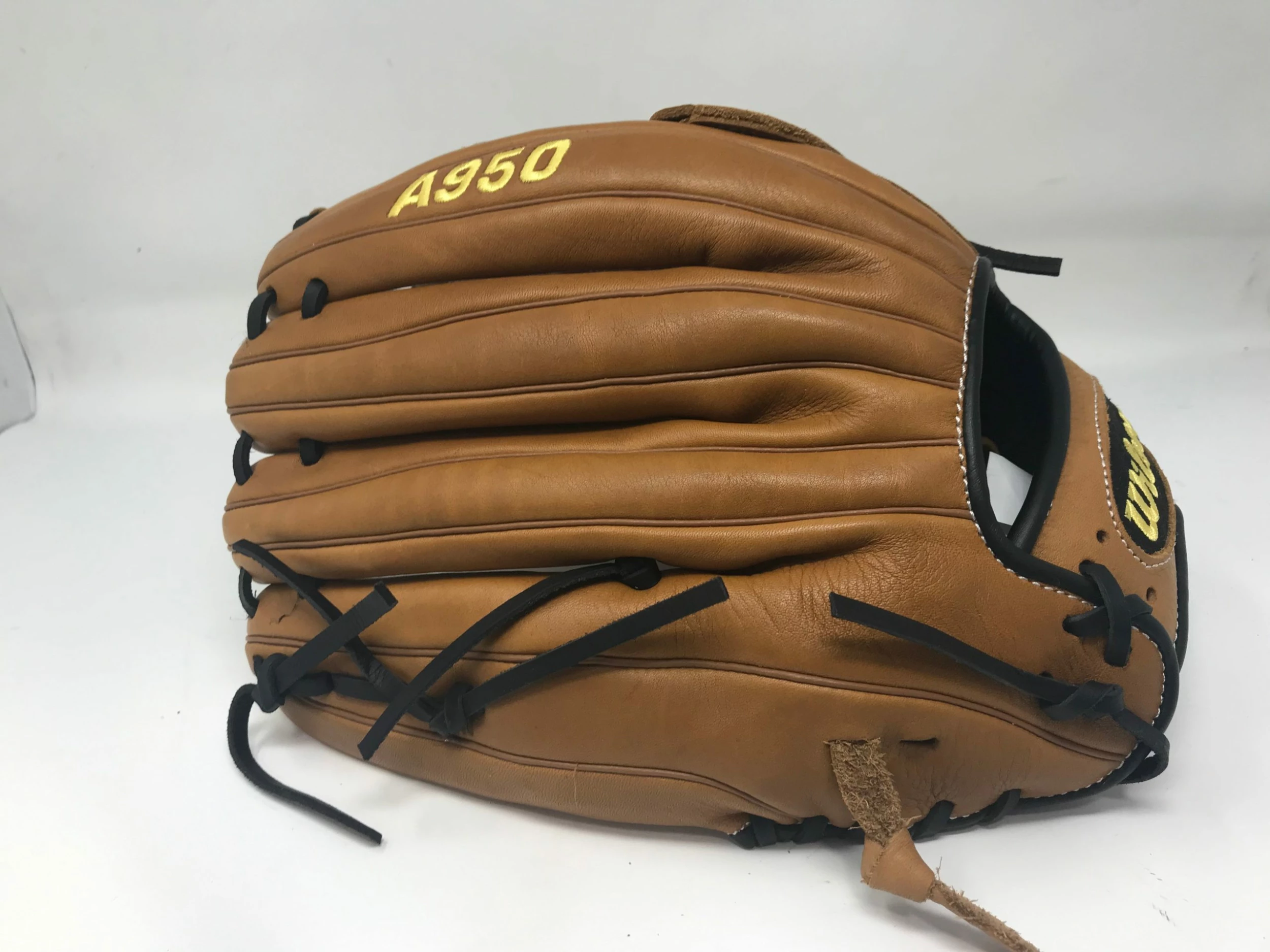 Used Wilson 13'' A950 Series Slow Pitch Softball Glove 2020 RHT Brown/Black 4 Used Wilson 13'' A950 Series Slow Pitch Softball Glove 2020 RHT Brown/Black - Image 2