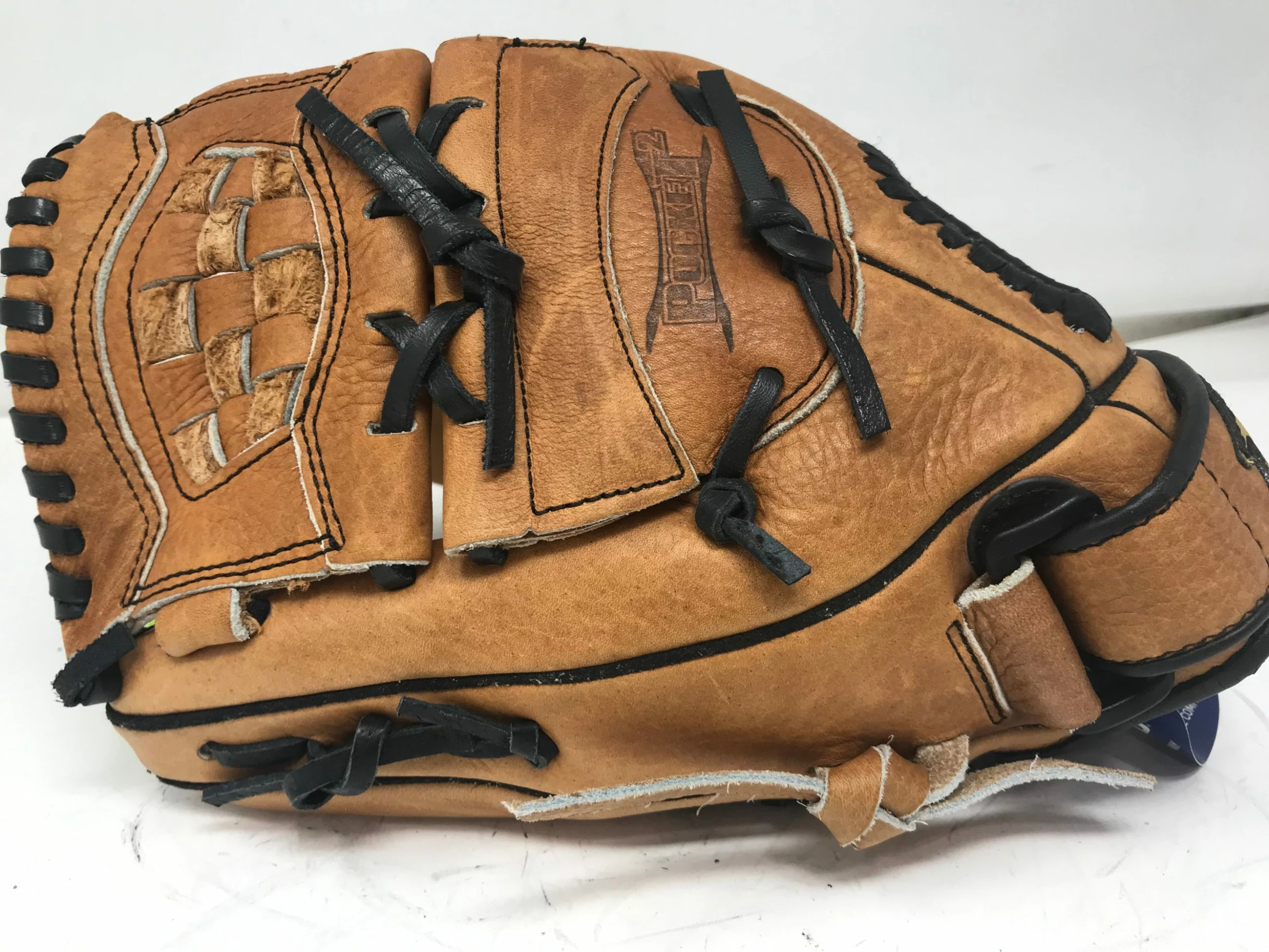 New Mizuno GFN 1207 12" Fastpitch Softball LHT Tan/Brown Glove 4 New Mizuno GFN 1207 12" Fastpitch Softball LHT Tan/Brown Glove - Image 2