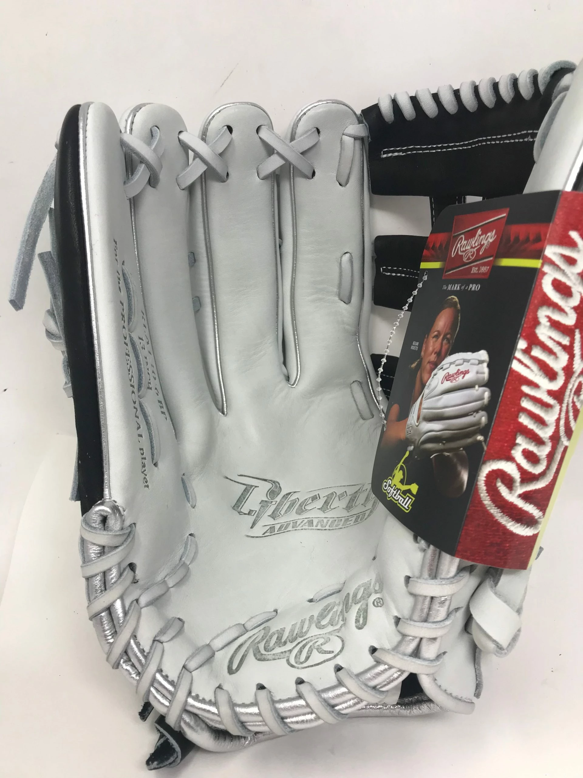 New Rawlings Liberty Advanced 13" LHT RLA130-6BP Fastpitch Softball Glove Wht/Blk 3 New Rawlings Liberty Advanced 13" LHT RLA130-6BP Fastpitch Softball Glove Wht/Blk