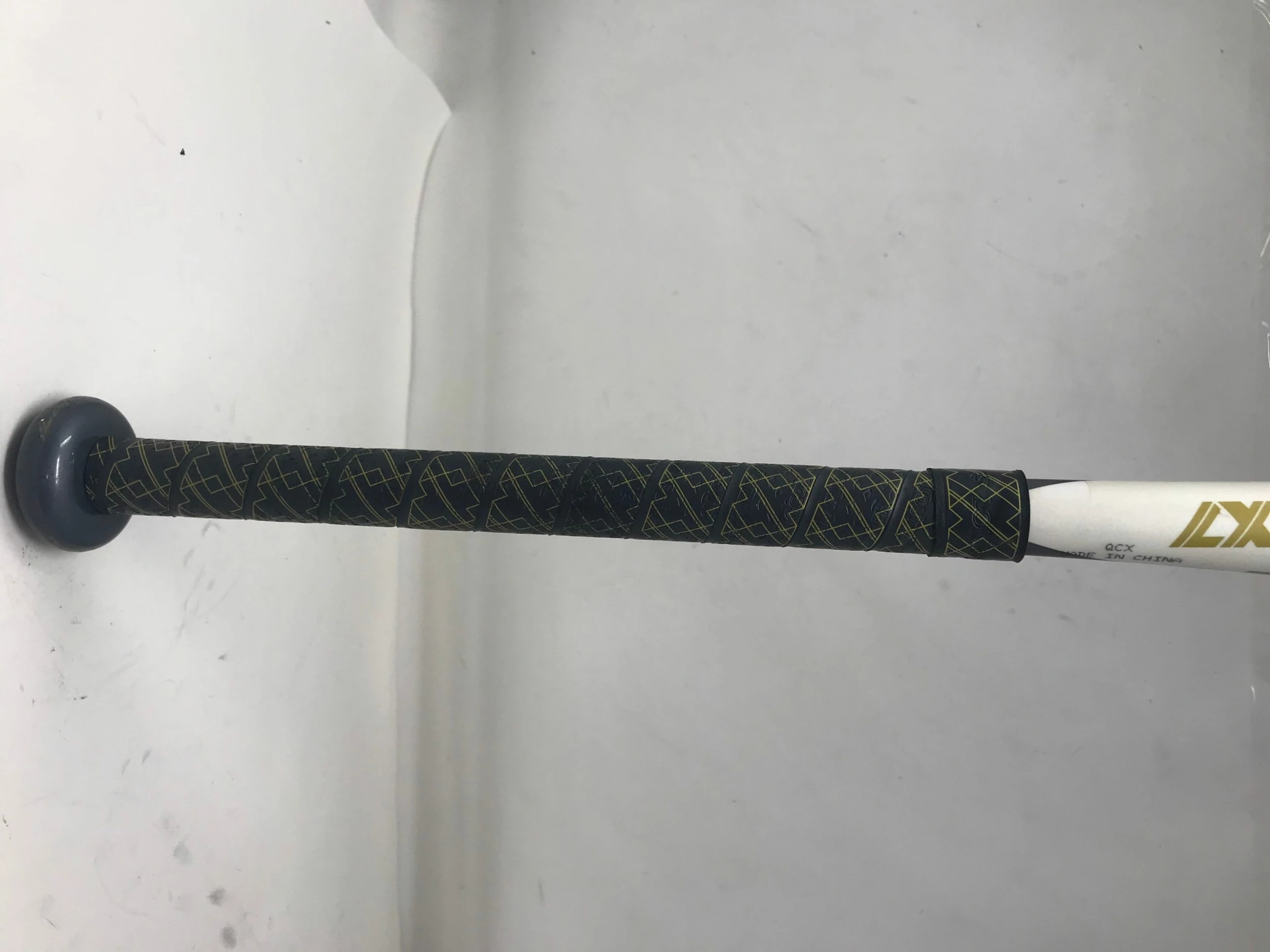 Used Louisville Slugger 2020 LXT (-10) 33/25 Fastpitch Softball Bat 2 1/4" 5 Used Louisville Slugger 2020 LXT (-10) 33/25 Fastpitch Softball Bat 2 1/4" - Image 3
